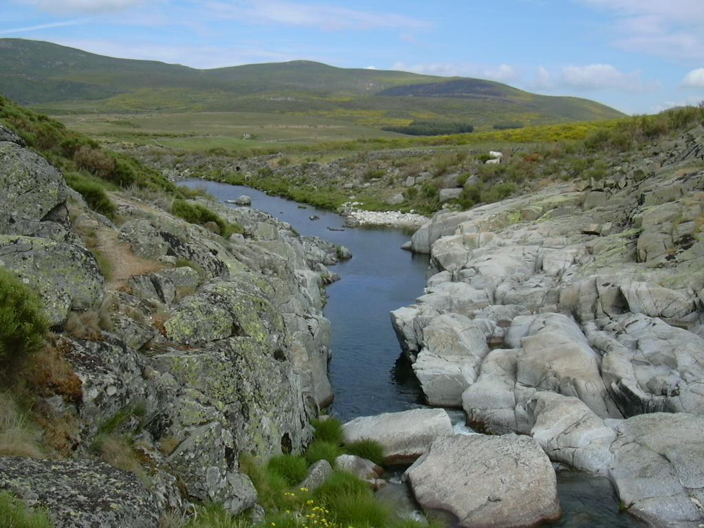 Los Navazuelos Hoyos del Espino Esterno foto